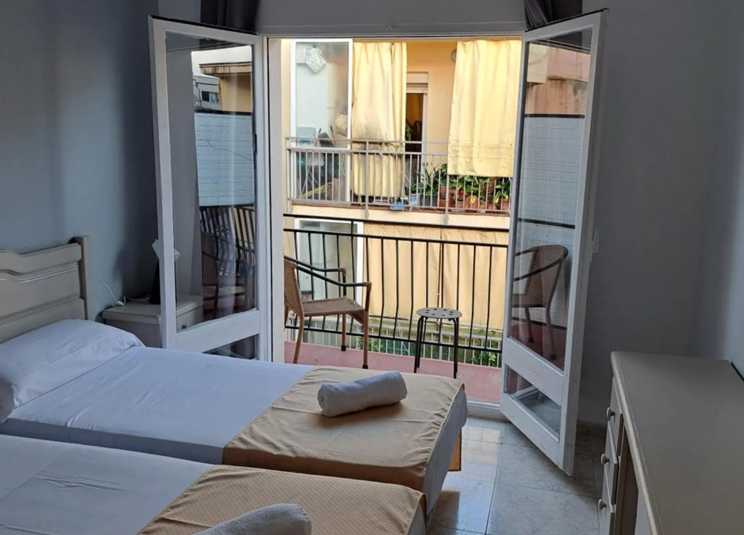Hostal Caste Lloret de Mar