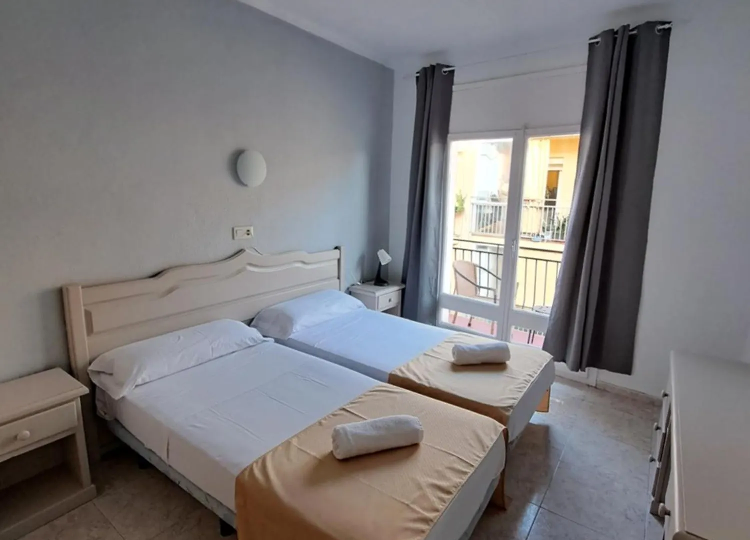 Hostal Caste Lloret de Mar