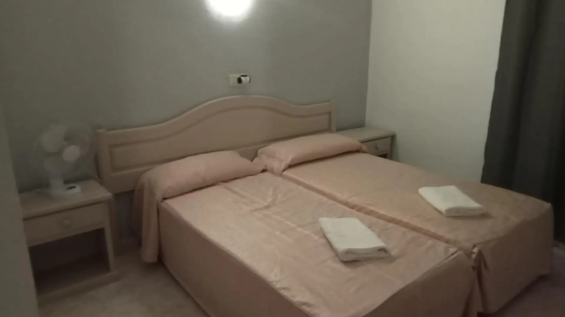 Guest house Hostal Caste Lloret de Mar