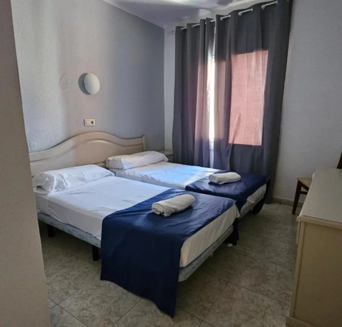 Hostal Caste Lloret de Mar Guest house