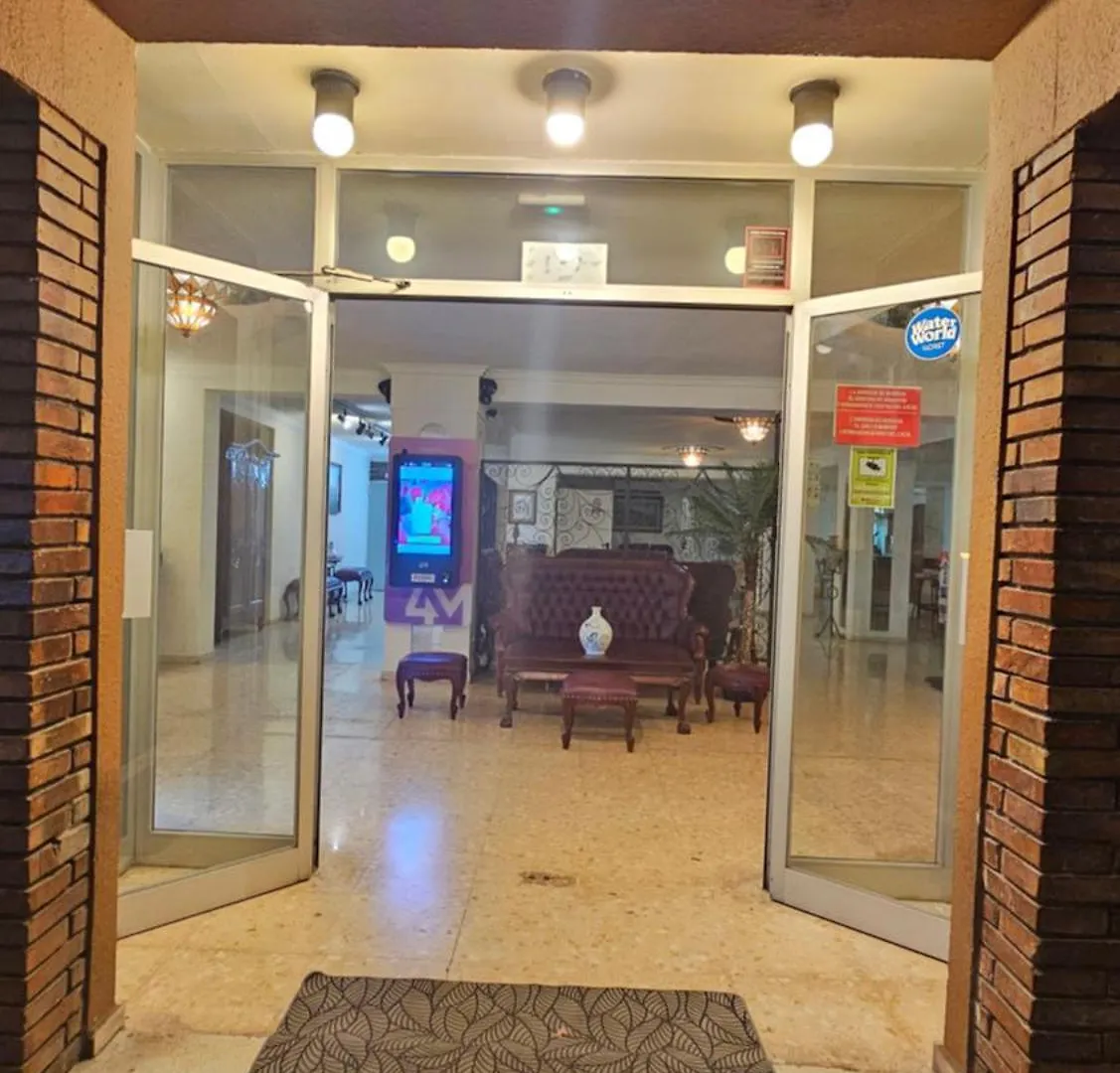 Hostal Caste Lloret de Mar